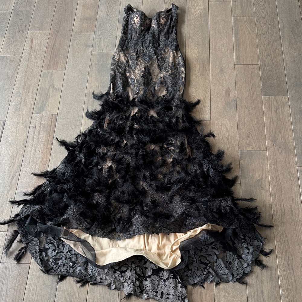 Elegant Black and Cream Lace Prom Dress